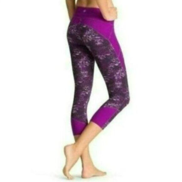 Athleta Crush Connect Capris Purple Mid Rise Leggings Medium - Picture 2 of 6